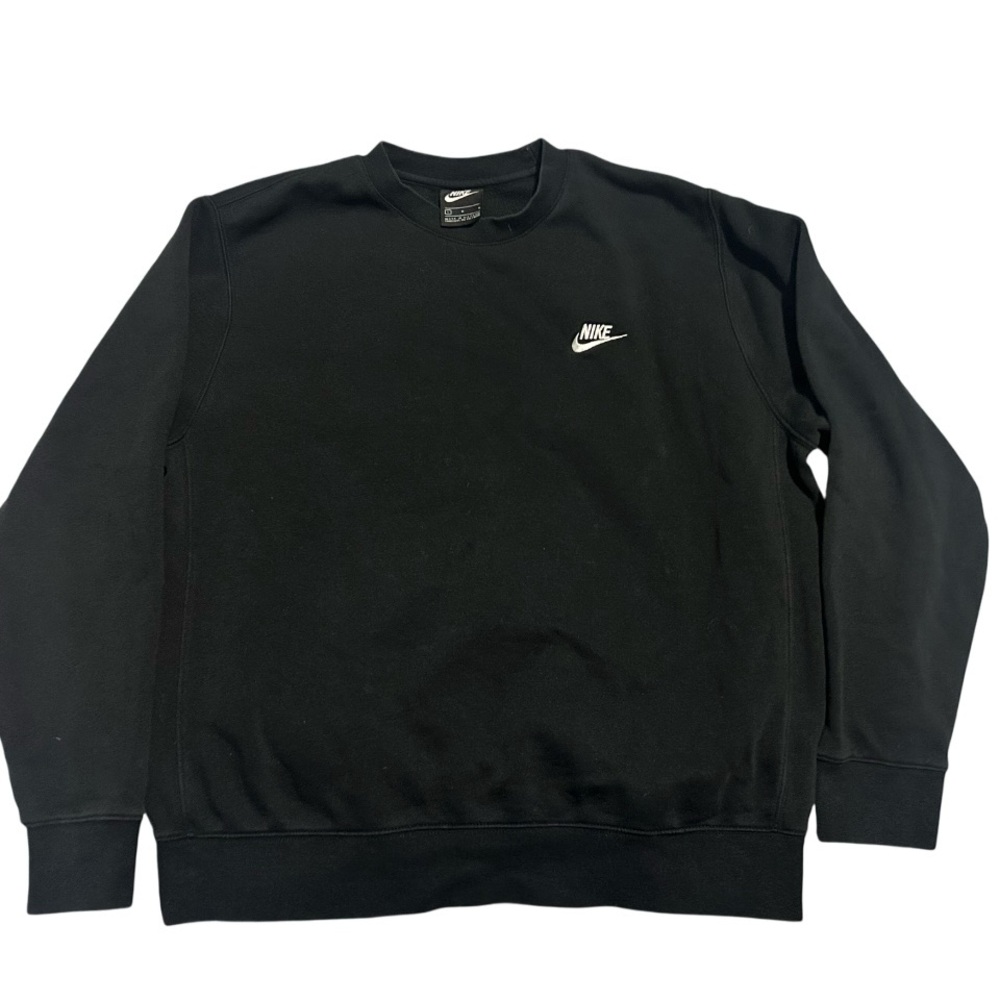 Vintage Nike Men's Classic Black Crewneck Sweater